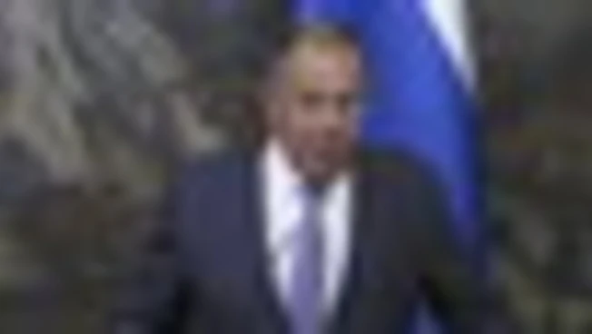 Lavrov: "Zelensky non merita una tregua per andare alle urne"