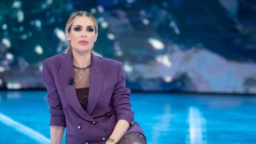 Isola dei Famosi, Ilary Blasi: "Lo fanno di nascosto", la vergogna che scuote Mediaset