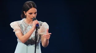 Francesca Michielin, svolta "vamp". Così al Festival di Sanremo? Scordatela: ora è una "fatalona"