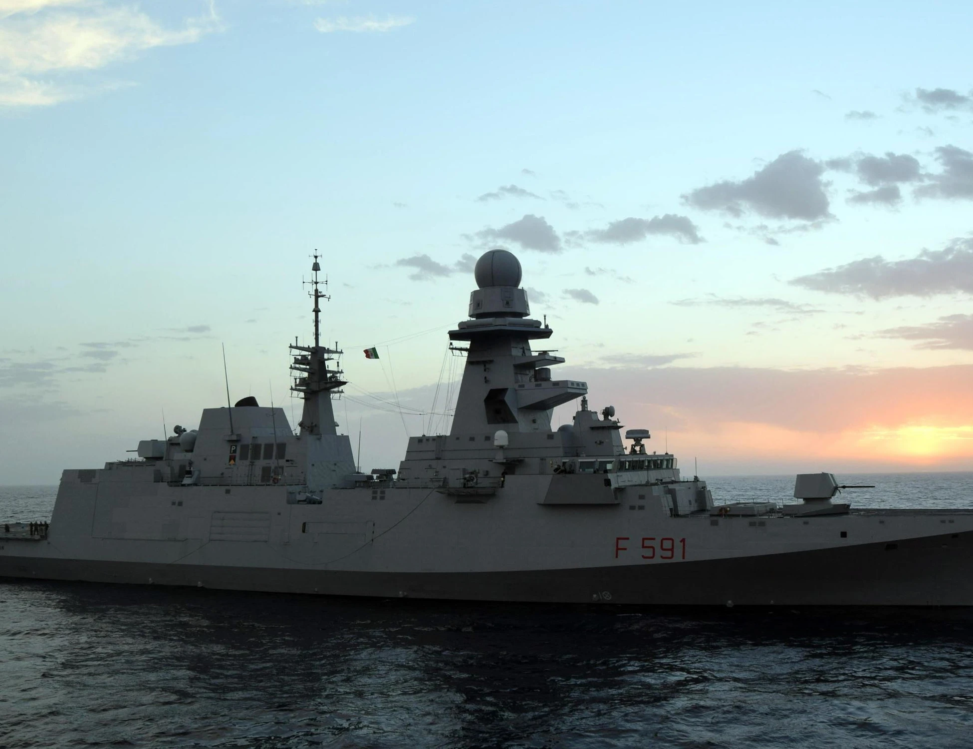 Mar Mediterraneo, la fregata Fasan sfida sottomarino russo: alta tensione