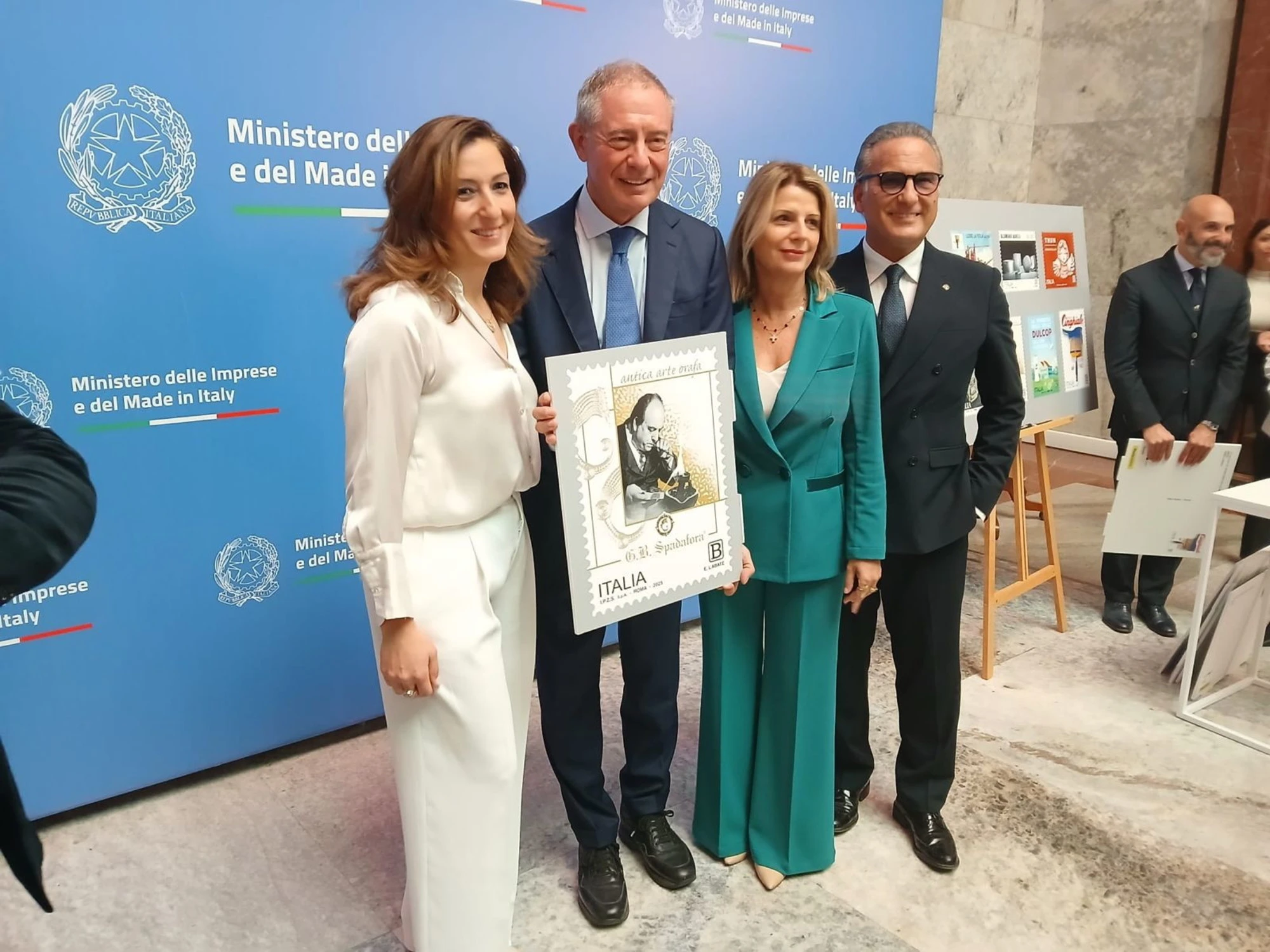 Svelato dal Ministero delle Imprese e del Made in Italy  il francobollo che celebra l’arte orafa di G.B. Spadafora