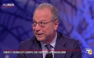 PiazzaPulita, Mulè contro Vannacci: "Guai a permettergli di mettere il naso oltre"