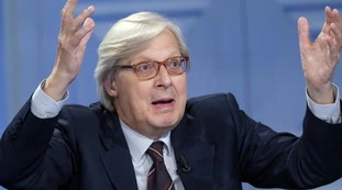 Vittorio Sgarbi, attacco a tenaglia del Fatto e M5s: "Subito la mozione di revoca"