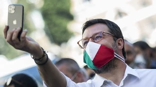 Matteo Salvini farà saltare Conte? Retroscena sulla crisi: "Franceschini l'ha già detto". Pd e M5s, impossibile andare avanti