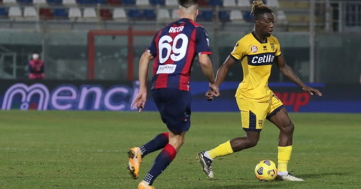 Crotone, buon Natale con il Messia(s): battuto il Parma nello scontro diretto per la salvezza