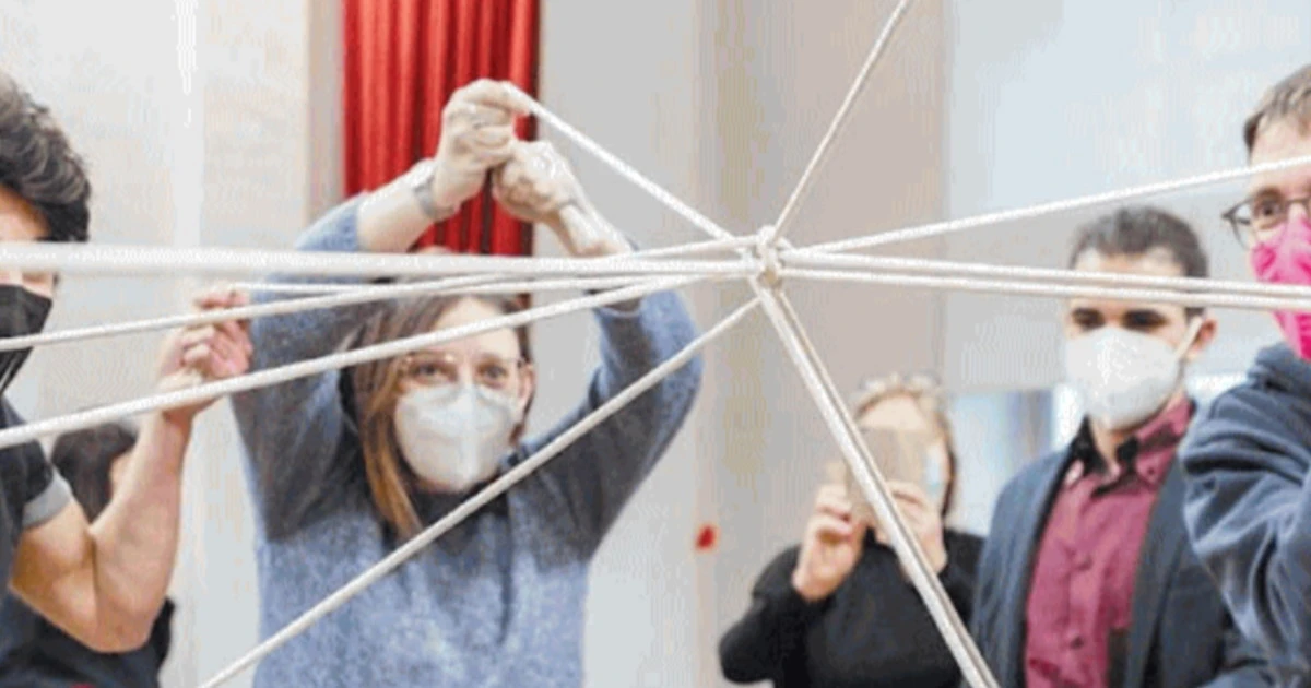 Istituto Ilaria Alpi di Torino, la nuova aula digitale dei "supereroi tenaci"