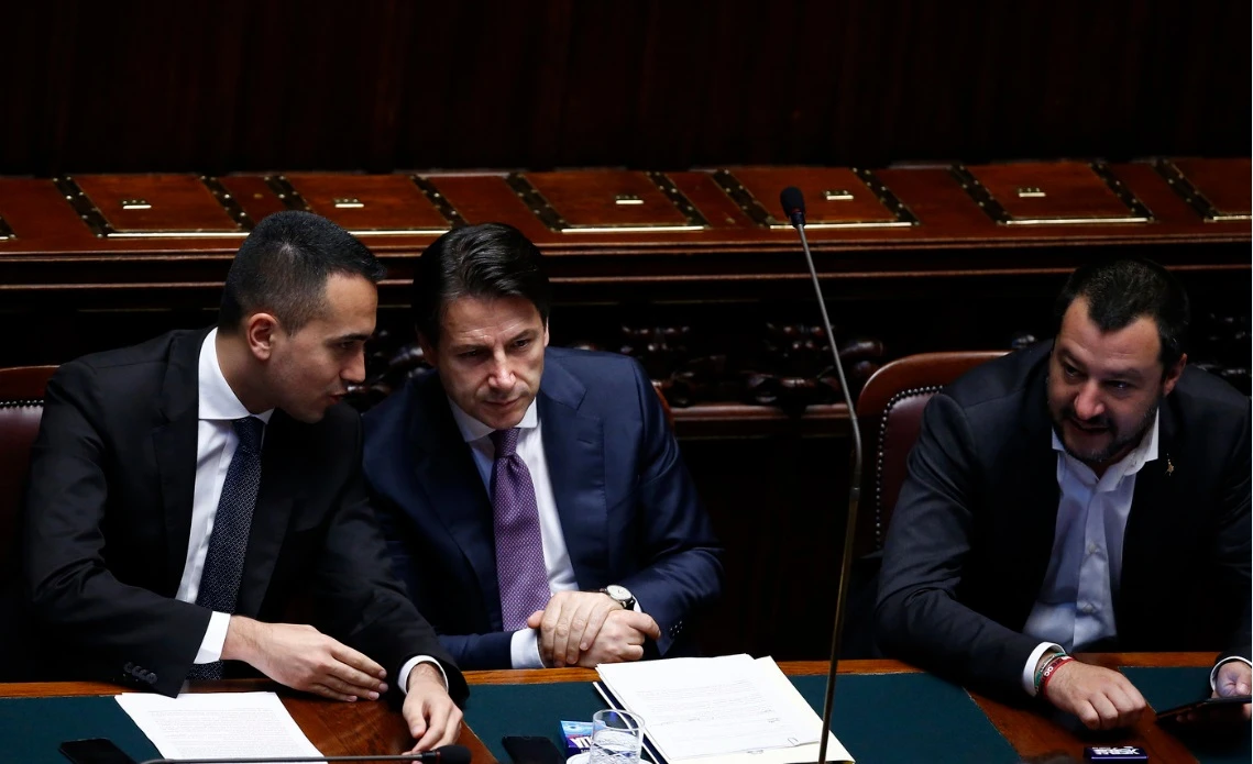 Manovra, con lo spread a quota 400 governo pronto alla retromarcia sul rapporto deficit/pil
