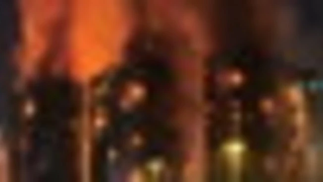 Hong Kong, incendio nei grattacieli residenziali: almeno 13 morti