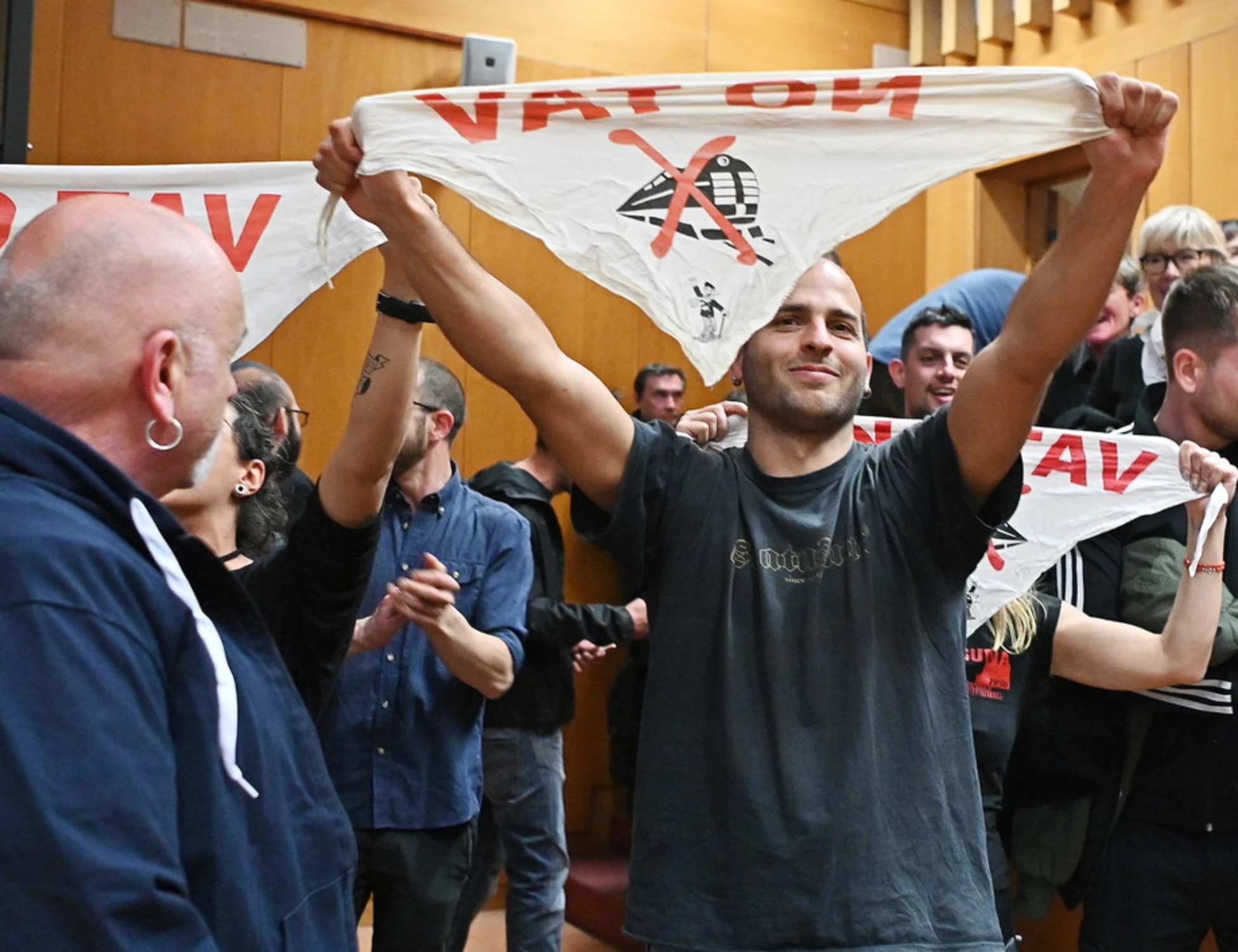 Leoncavallo, ecco gli altri centri sociali da sgomberare