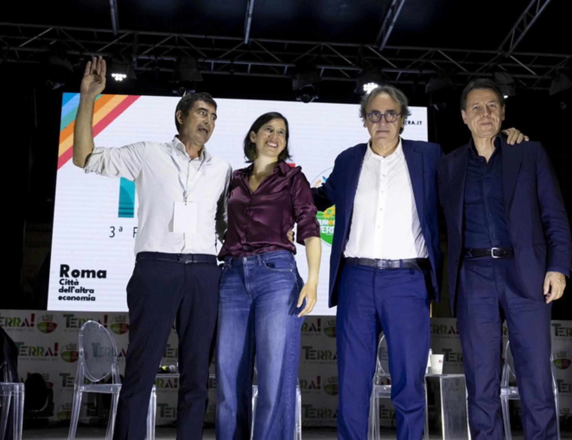 Campo largo, nuova foto e altro disastro: "Sbrigamose"