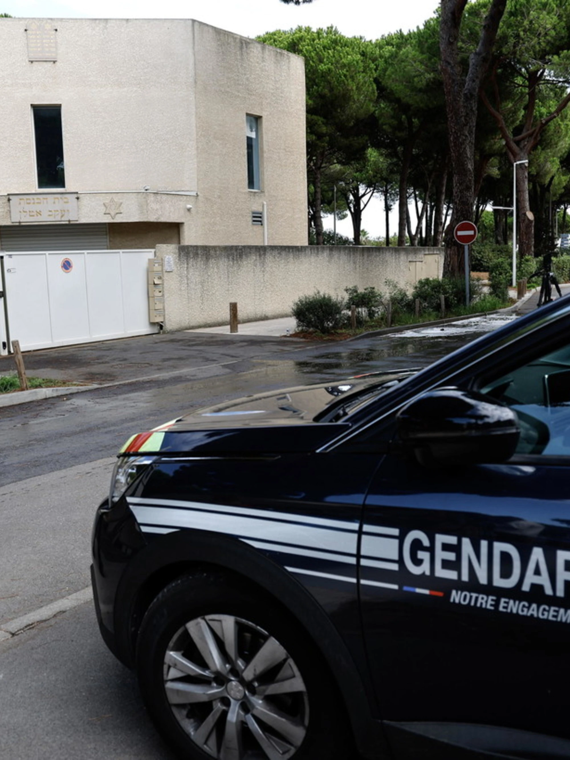 Francia sotto choc: studente uccide a coltellate l'assistente scolastica
