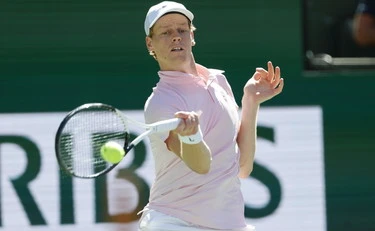 Jannik Sinner colpito dalla Spagna: "Offensivo, non rispetta Djokovic"