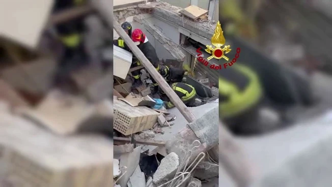 Palazzina crolla dopo un'esplosione nel Fermano, un morto e due feriti