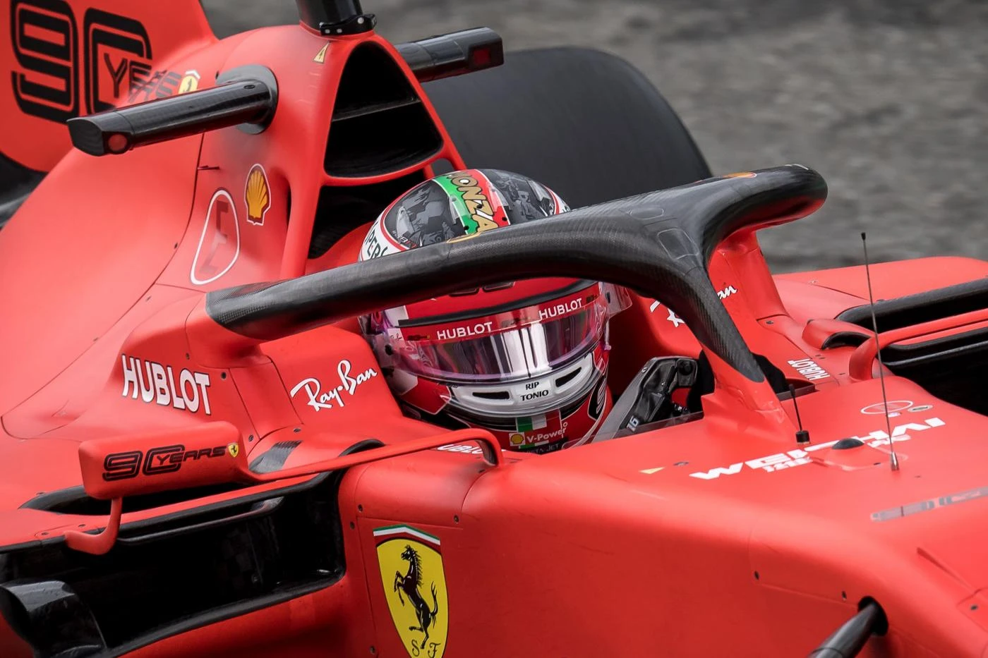 Charles Leclerc fenomeno: pole a Monza, caos nel Q3. Dietro le Mercedes