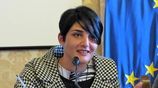 Giuseppe Conte, la lettera denuncia di Francesca: "Sei un dipendente del popolo italiano, ti convoco nel mio ufficio"