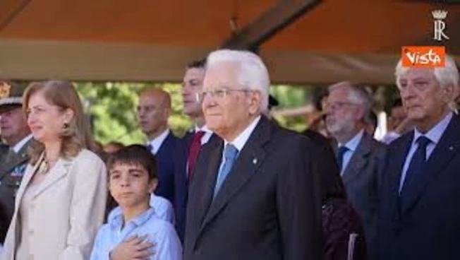 Mattarella a Castelporziano, l’esecuzione dell’inno di Mameli in Lis dal coro delle Mani Bianche