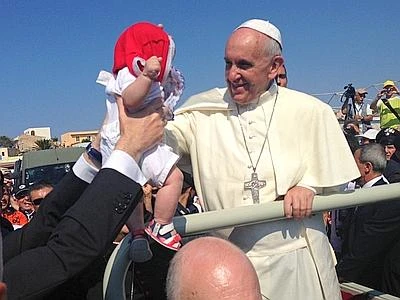 Papa Francesco a Lampedusa: ''Morti in mare spina nel cuore''