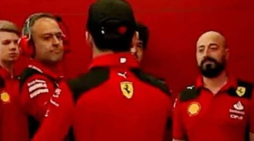 Leclerc, "non si era mai visto": la reazione ai box, il peggior sospetto in Ferrari