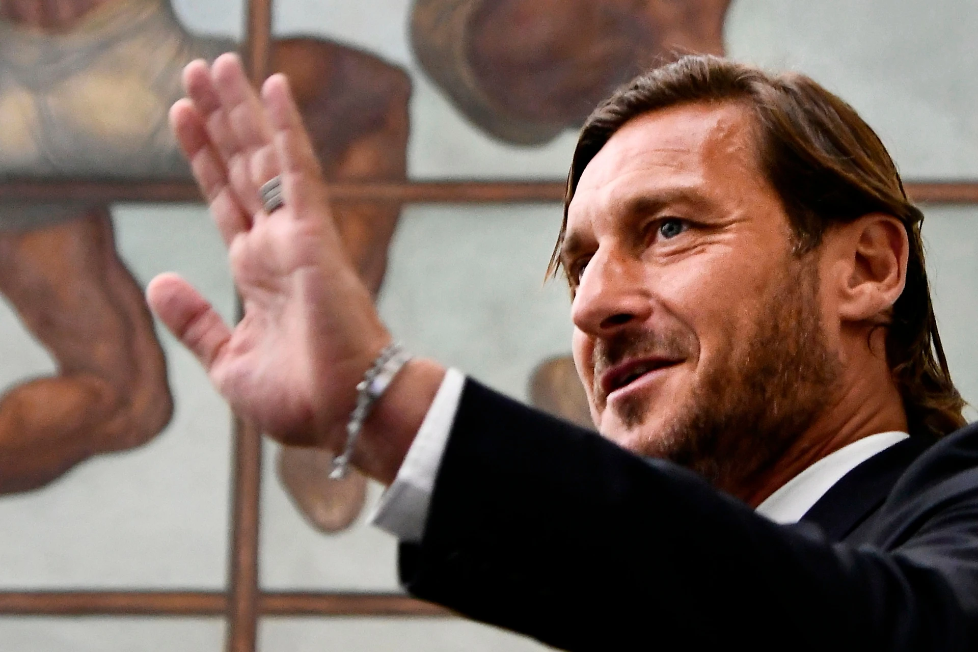 Francesco Totti, addio alla Roma. L'ira dell'americano: c'è qualcuno dietro di lui