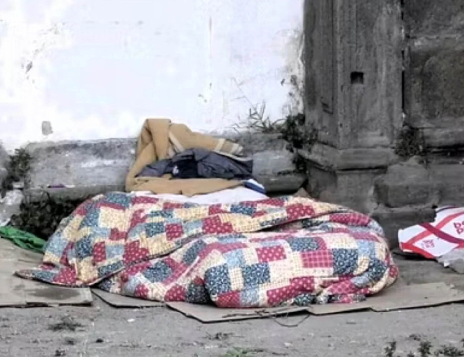 Viterbo, atti osceni in pieno giorno sotto alla chiesa