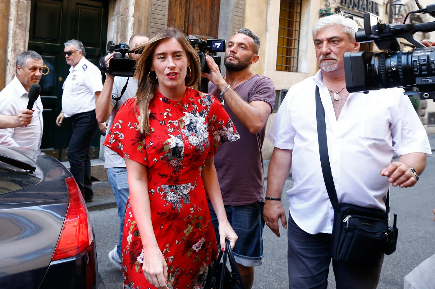 Maria Elena Boschi, si mette male. Dagospia: "Renzi si salva, lei no. Come la faranno fuori dal Pd"