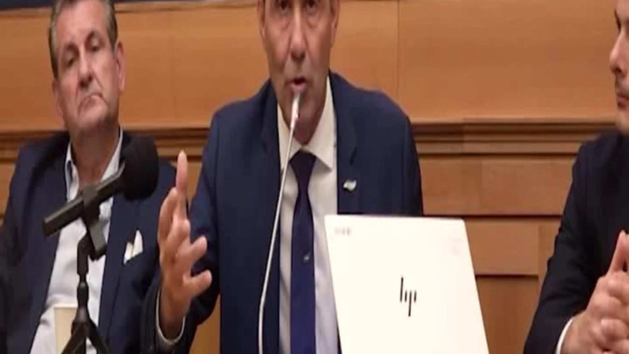 Generale Vannacci-show: il "camerata San Paolo" e poi i "rastrellamenti"