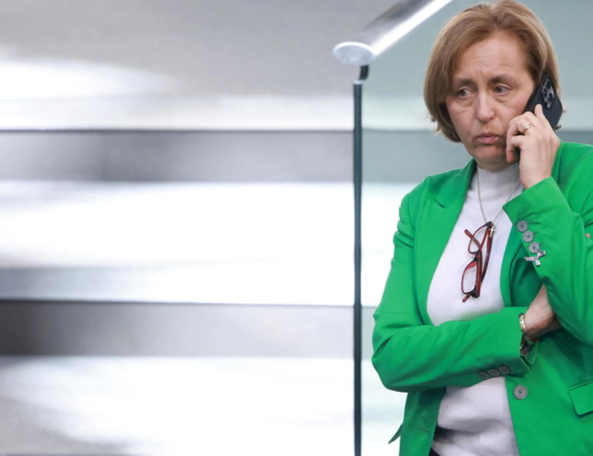 Afd, il piano radicale: "Via alle espulsioni di migranti, milizie di cittadini"