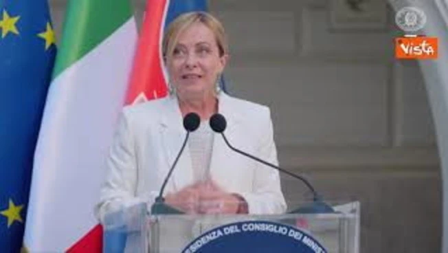 Meloni: "Guidare una Nazione è come lanciarsi col paracadute a ogni decisione, non si può sbagliare"