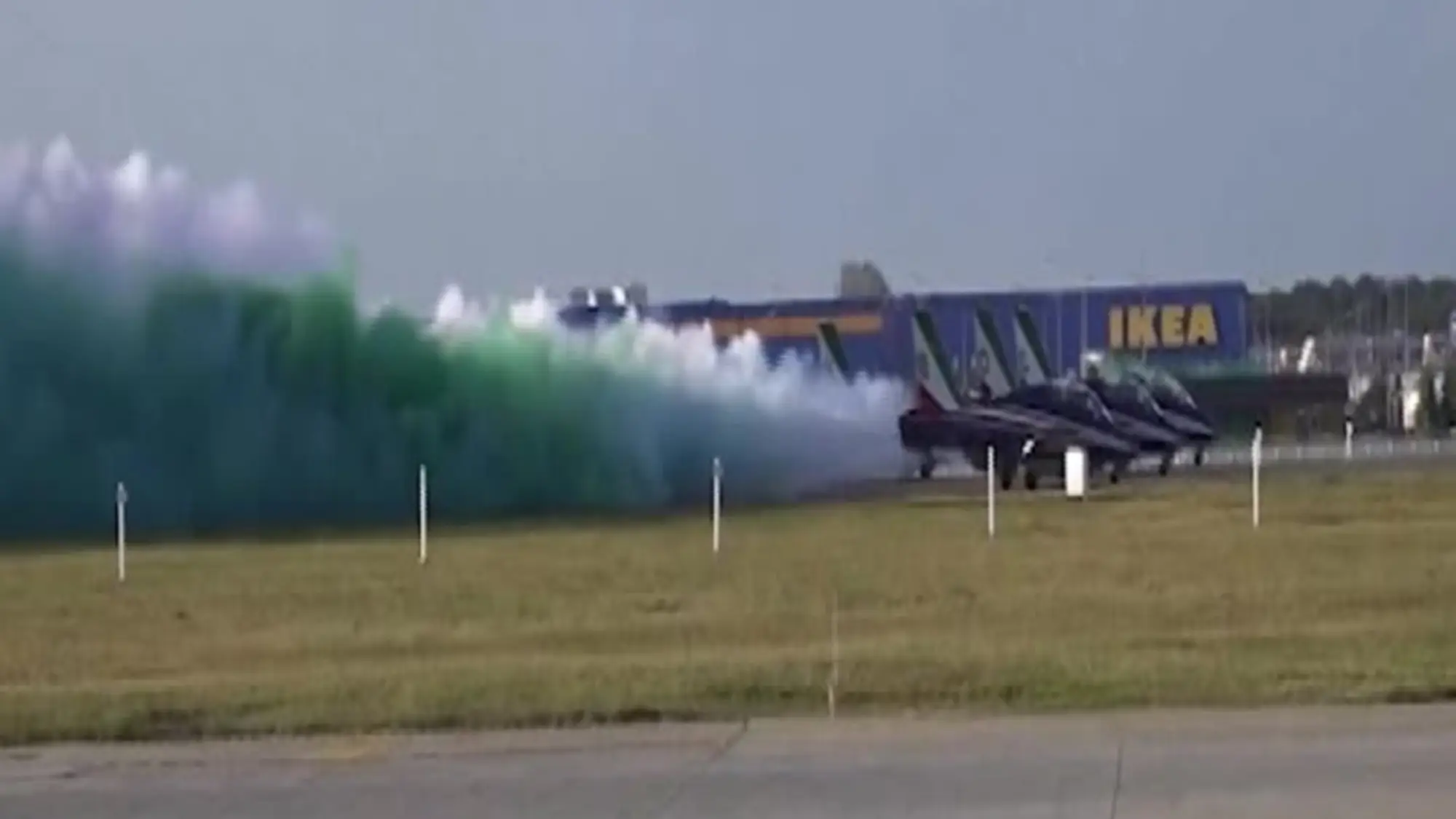 Romania: air show a Bucarest, le frecce tricolori danno spettacolo