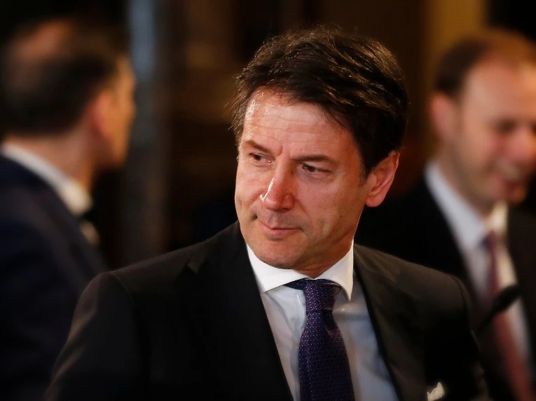 Giuseppe Conte fa uno sgarbo alle famiglie leghiste. Il ministro Fontana non ci sta: "Spiacevole"