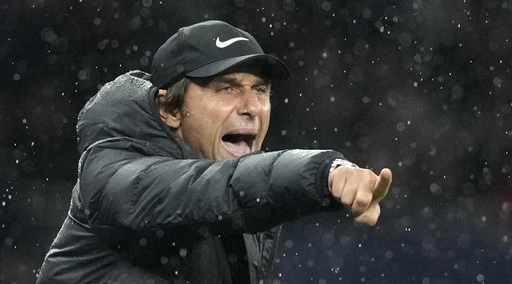 Antonio Conte perde ancora la testa: "Se sei intelligente..."