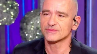 Eros Ramazzotti, la rarissima foto del figlio stupisce l'Italia