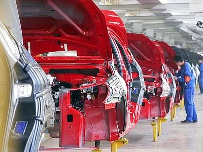 Auto, crolla il mercato Ue: -8,2% E' il maggior ribasso dal 1993