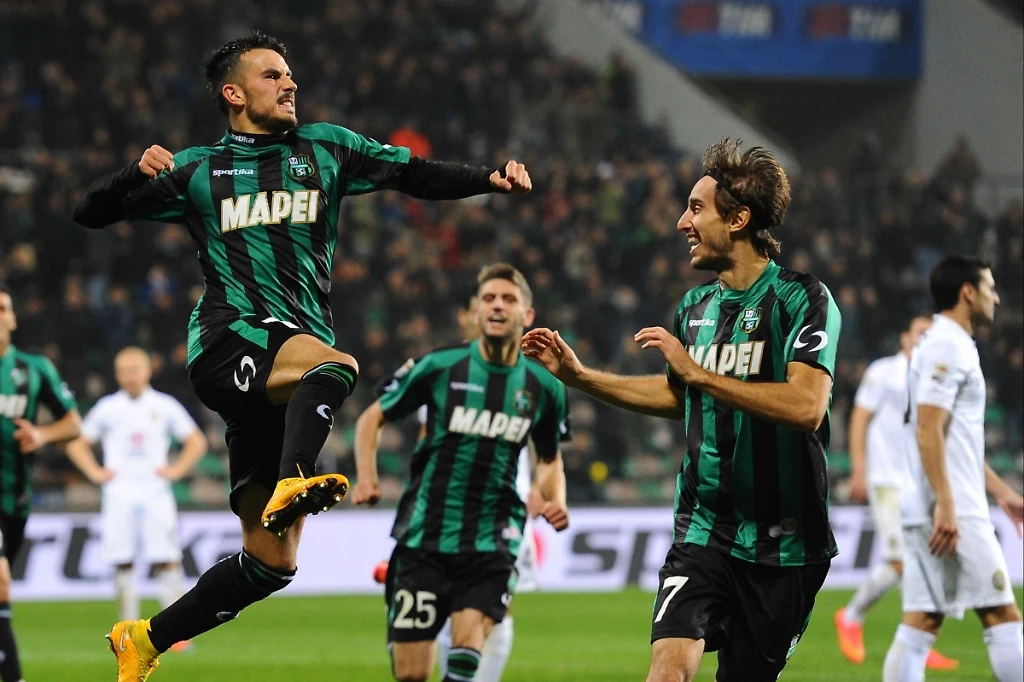 Il Sassuolo dei miracoli rimonta il Verona e vince 2-1