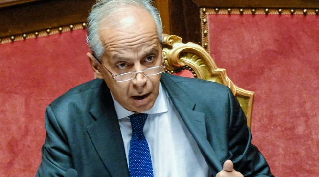 Ong, Piantedosi asfalta la sinistra: "Cosa è successo davvero"