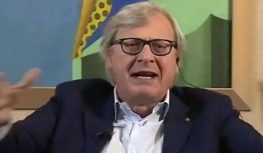 Vittorio Sgarbi scatenato sul nero: "Perché l'evasore fiscale è un patriota e non va arrestato"