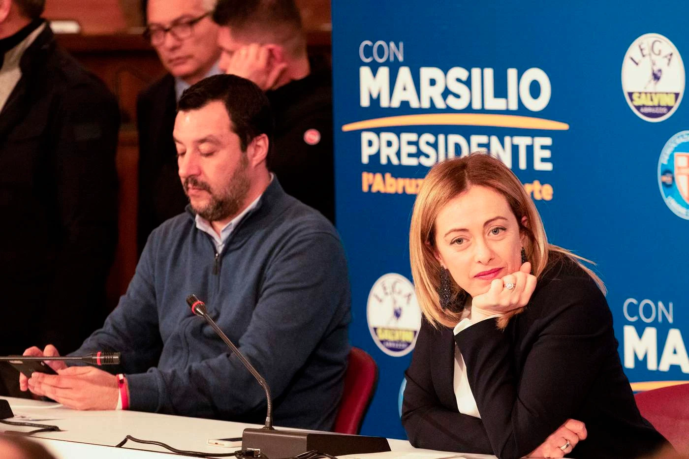Silvio Berlusconi, retroscena raggelante. Sfogo di Salvini: "Beata la Meloni che non si fa la foto con lui"