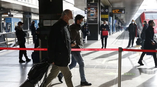 Coronavirus, Draghi e il vertice d'urgenza con Roberto Speranza: nuovo decreto dopo Pasqua, la situazione precipita. Ipotesi estrema?