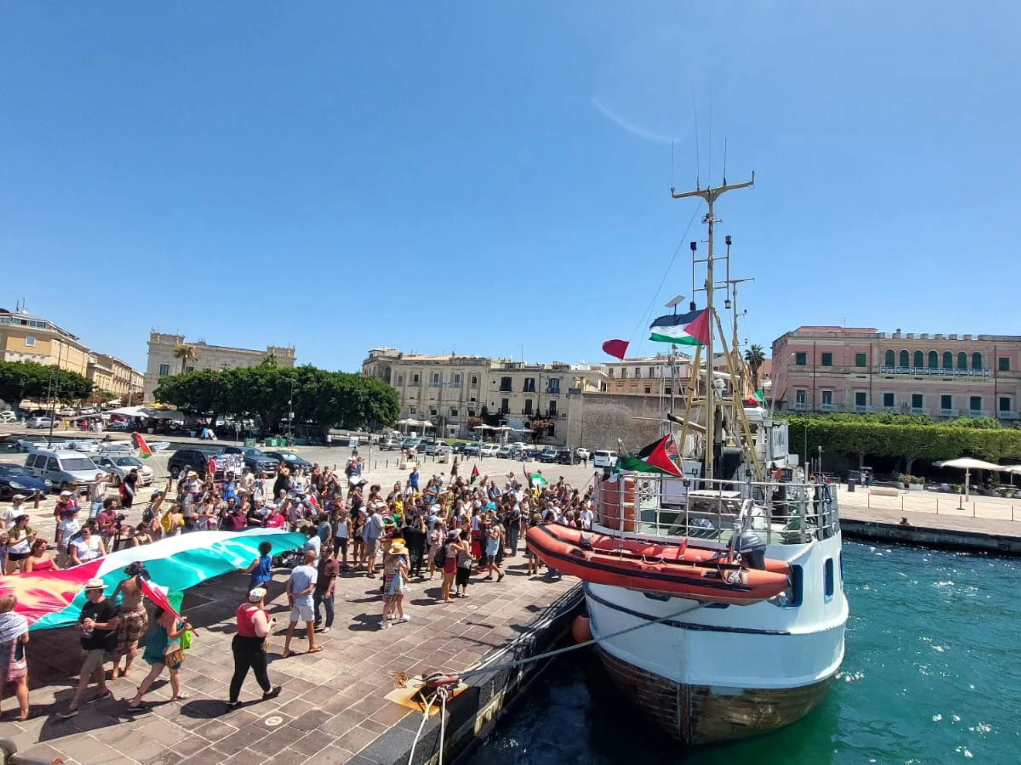Flotilla, colletta milionaria per comprare le barche