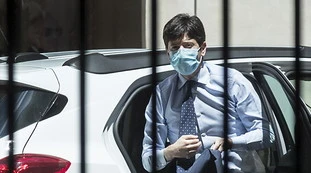Coronavirus, Roberto Speranza sparge allarmismo? "Nuovo record, siamo nel pieno della battaglia"