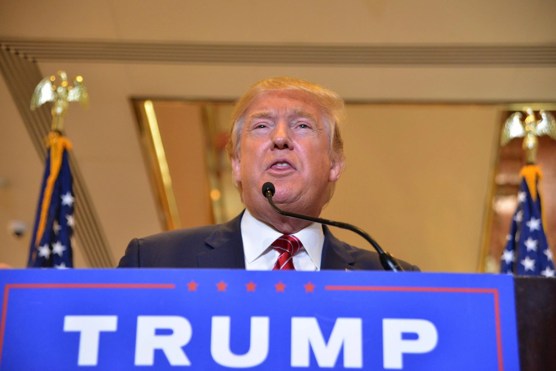 La lezione di Donald Trump a Roberto Saviano sul plagio