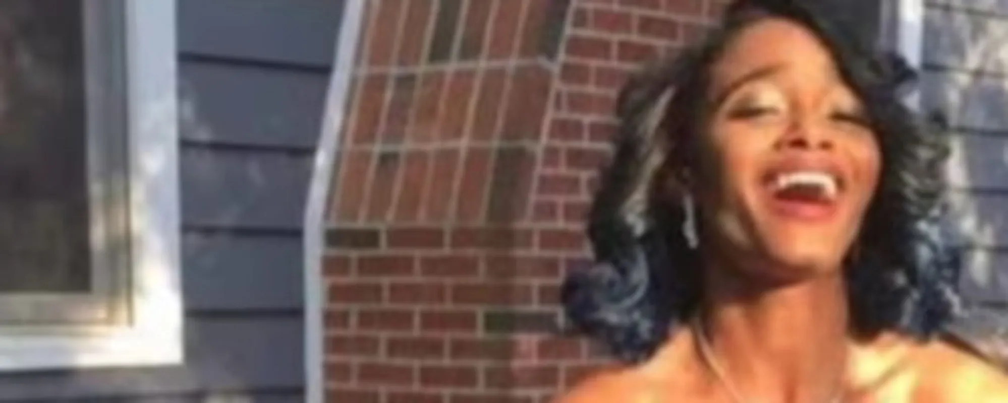 Accoltellata a morte: uno choc, chi è questa ragazza