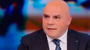 Coronavirus, Angelo Vescovi a Stasera Italia: "Scoperto uno spray nasale che protegge al 100 per cento"