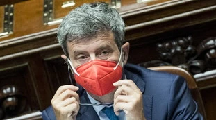 Reddito di cittadinanza, assist di Andrea Orlando e spreco infinito: quanti nuovi miliardi buttiamo con l'assegno M5s