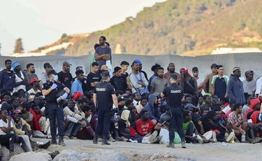Sanchez sbugiardato dal presidente di Ceuta: "Ecco quanti sono gli immigrati qui"