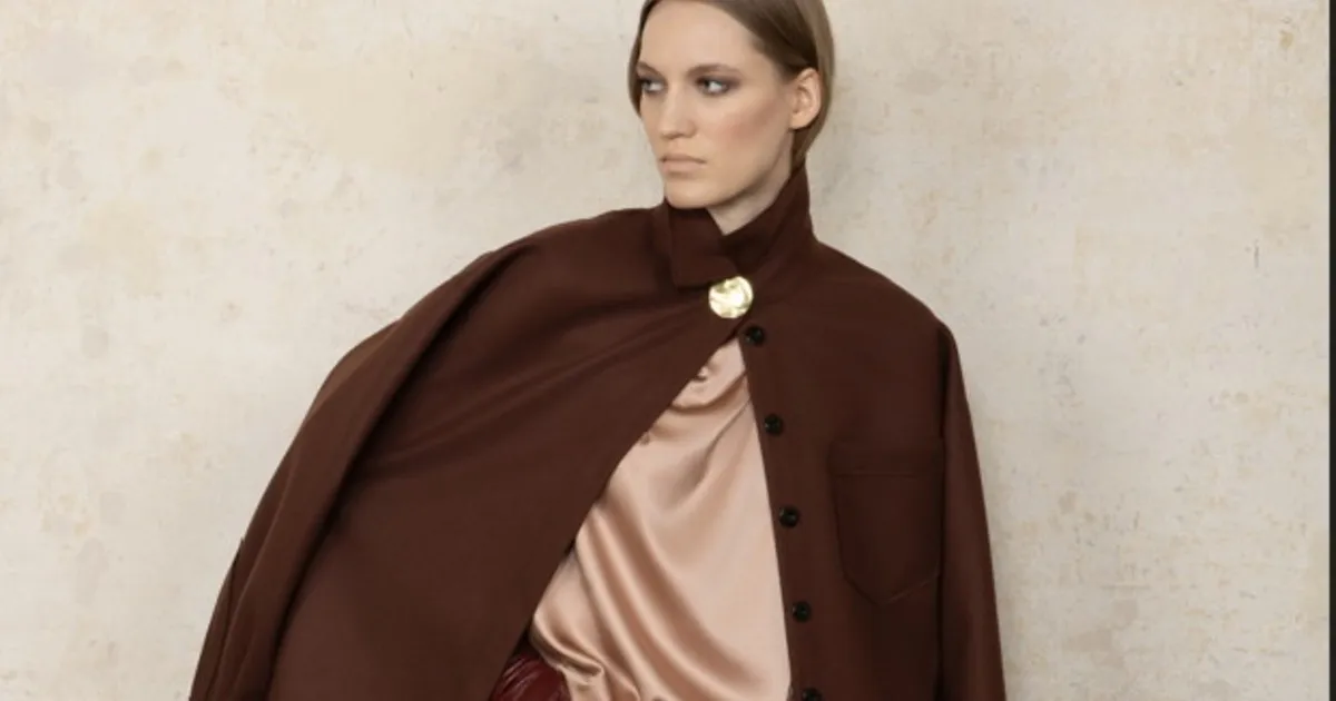 Afraa debutta alla Milano Fashion Week e ridefinisce l'eleganza globale tra Medio Oriente e Occidente