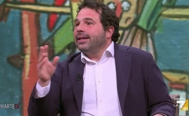 Giorgio Mottola infanga Meloni in tv: "Operazione di palazzo"