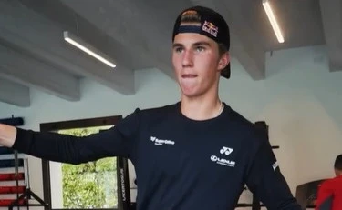 Jannik Sinner e lo sconosciuto: clamoroso, cosa lo lega a questo ragazzo
