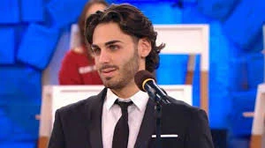 Amici, Alberto Urso sulle orme di Andrea Bocelli: la carriera spicca il volo anche all'estero?