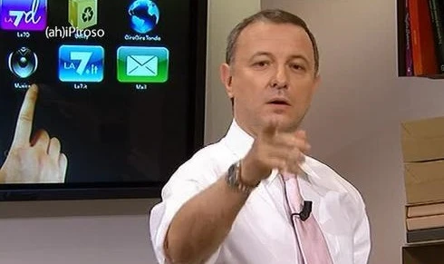 Antonello Piroso, rosicata contro Enrico Mentana: "Ma quale maratona, si è fermato per dare la linea a Myrta Merlino"